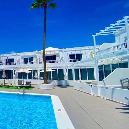 Beautiful 2 Bed Apt Atlantic View First Floor With Air Con & Free Wifi Apt 17a Lejlighed *